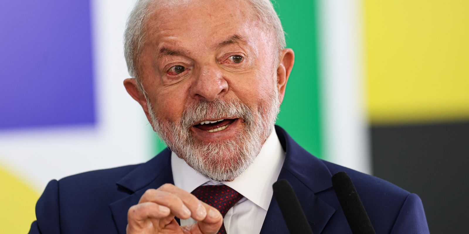 Lula volta a defender mandato para ministros do STF